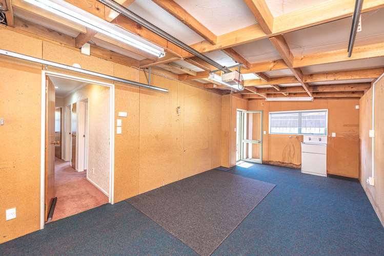 1 Hutchison Crescent Durie Hill_10