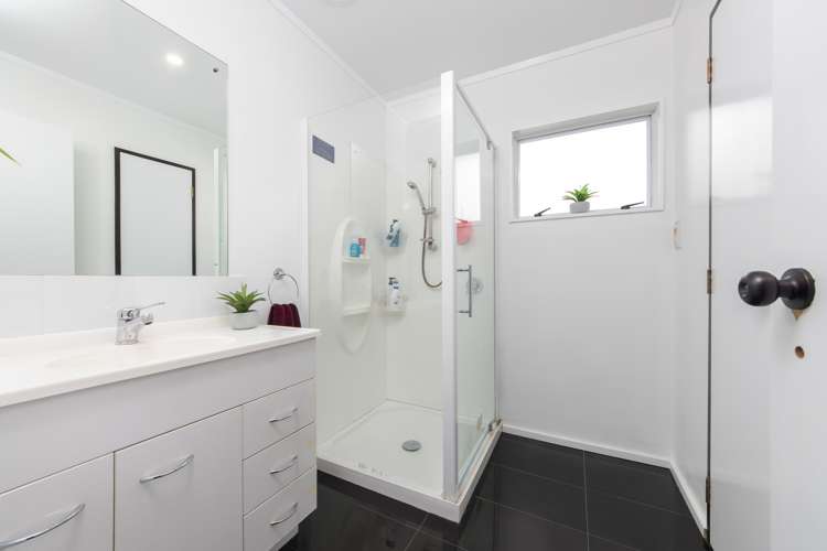 1/16 Parrs Cross Road Henderson_12