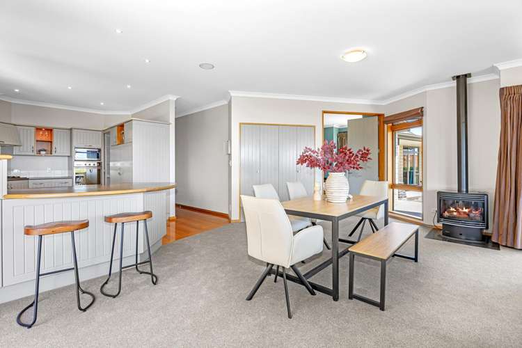 3 Watlings Place Kennedys Bush_4