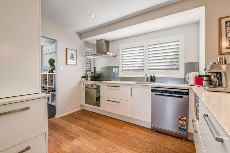 15 Leiden Place Totara Vale_8