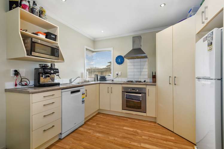 41/64 Kawaha Point Road_4