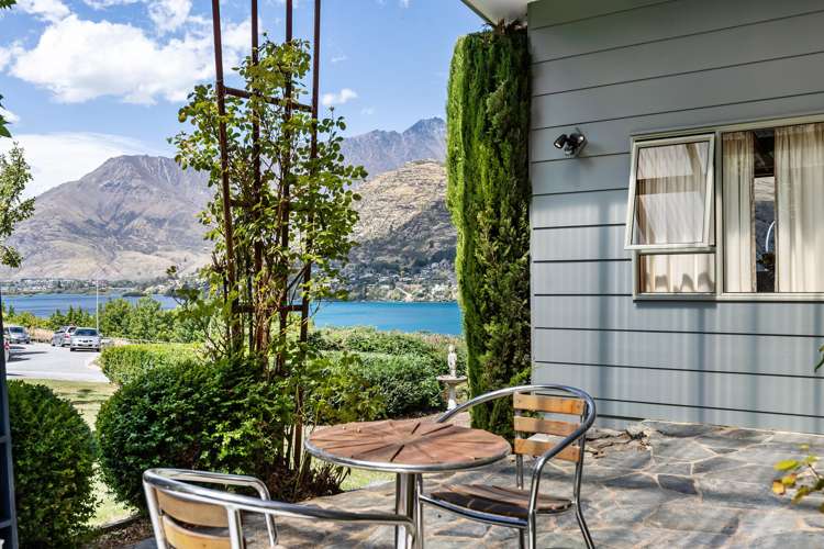 33 Larch Hill Place Queenstown_2