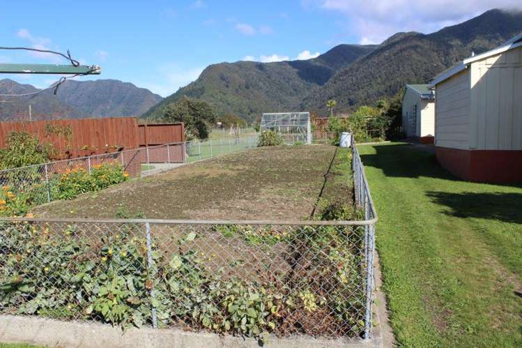 653 Long Plain Road Takaka_17