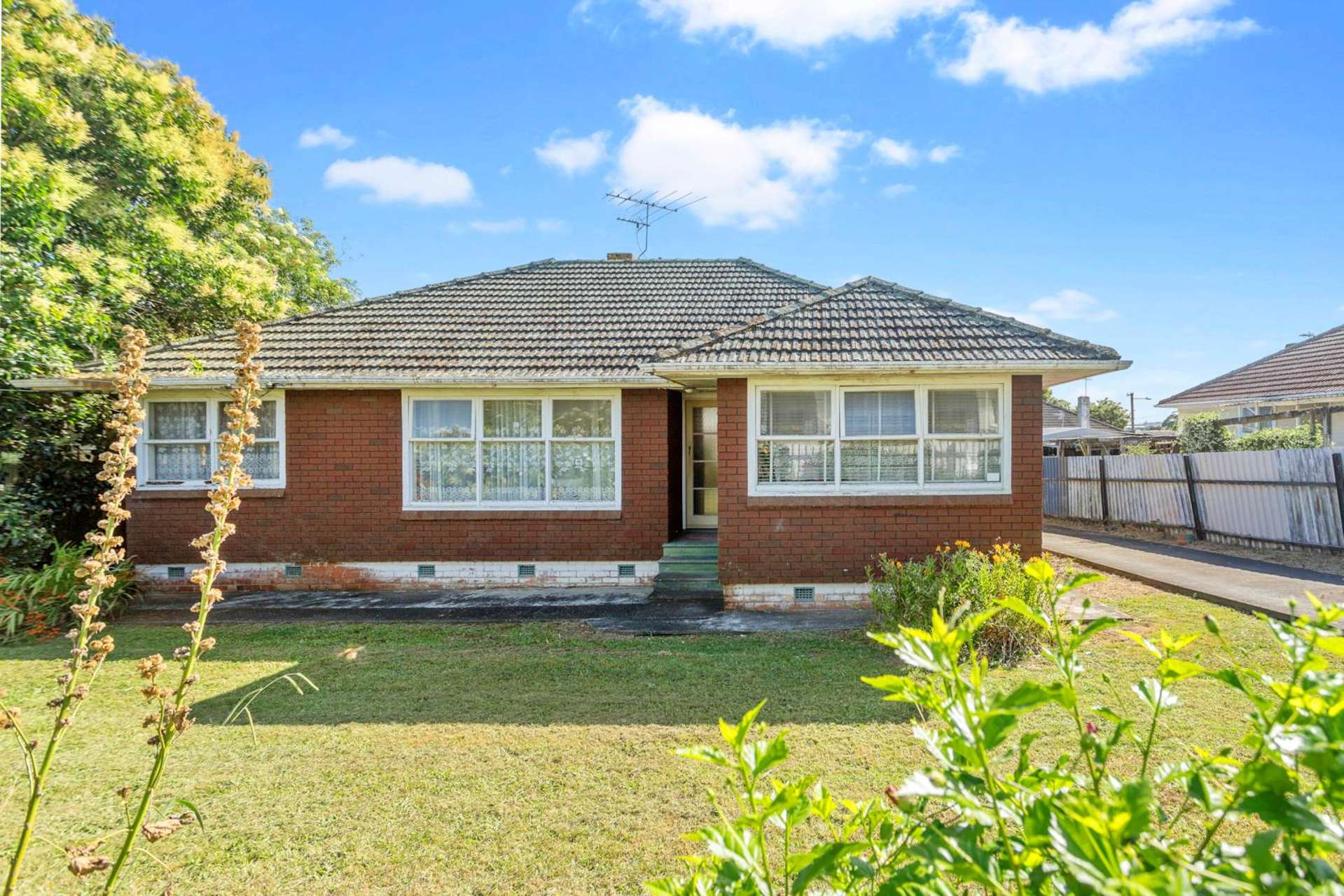 26 Crown Crescent Otara_0