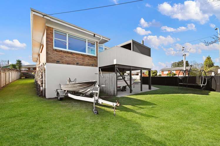 1 Garden Heights Avenue Glenview_25