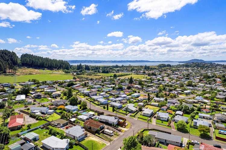 12b Robin Street Selwyn Heights_13