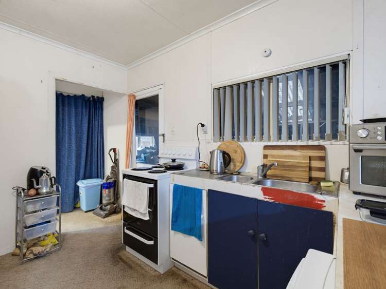22 Roger Street Pukehangi_15