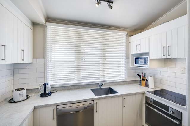 710 Queen Street West St Leonards_4