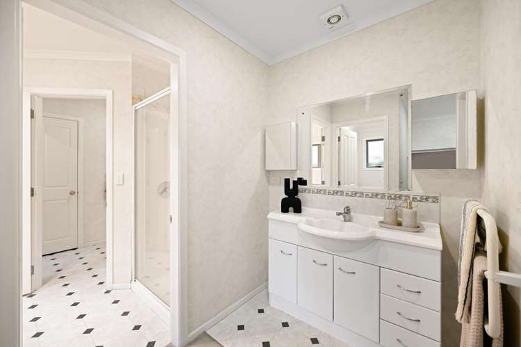 35 Saint James Drive Rototuna_15