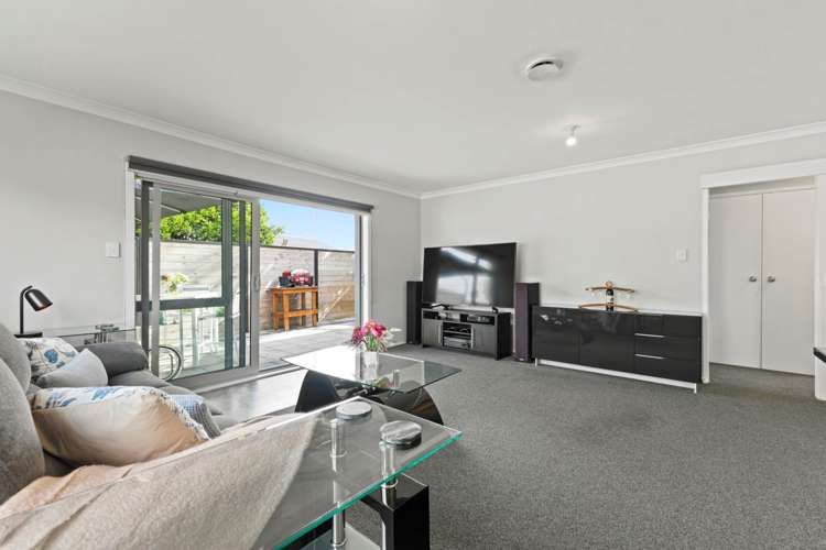 1/58 Challen Close Conifer Grove_4