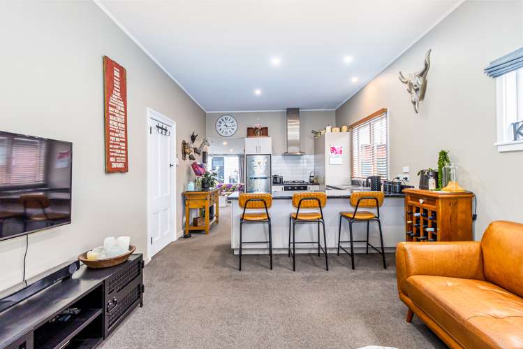 215 Church Street West End_2