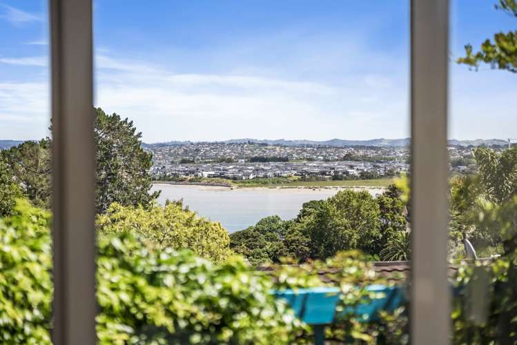 2/38 Aeroview Drive Beach Haven_4