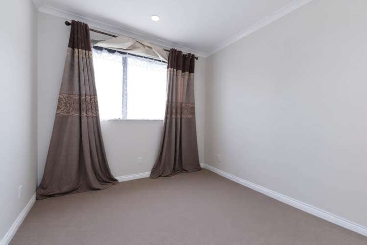56 Taikura Avenue Red Beach_26
