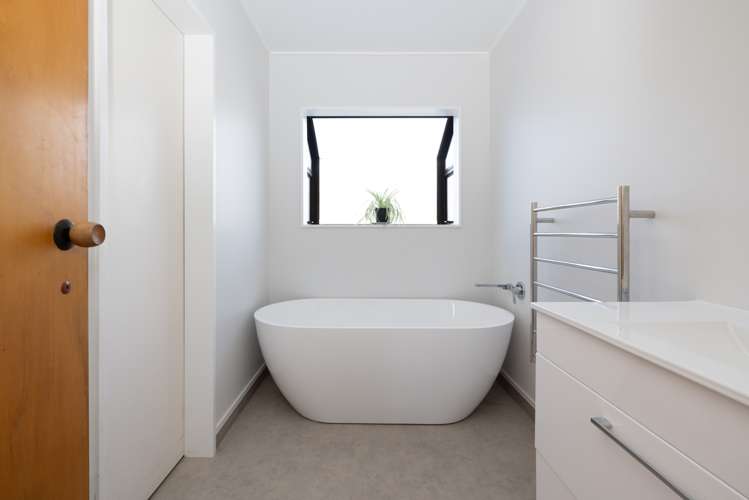 8b Tukes Place Greenmeadows_7