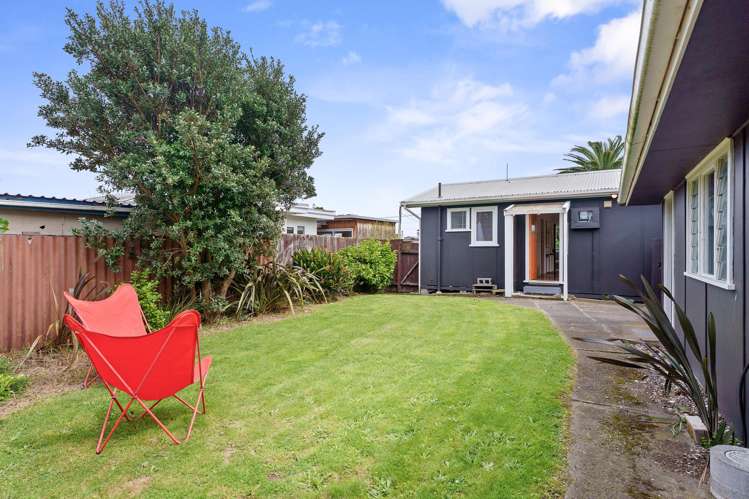 8 The Avenue Otaki Beach_11