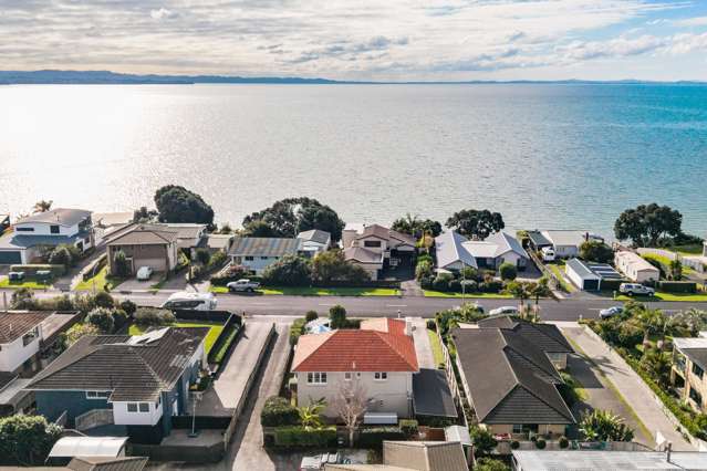 Harbour views and coastal lifestyle