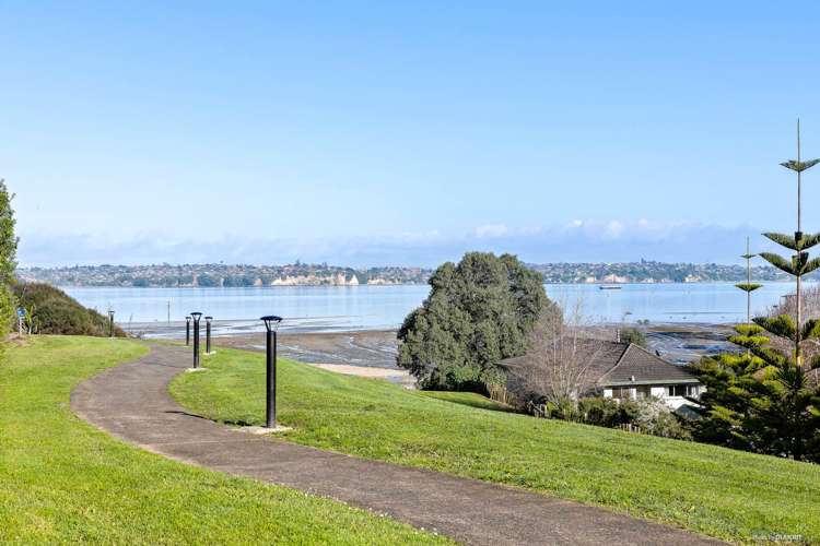 51 Pine Harbour Parade Beachlands_15