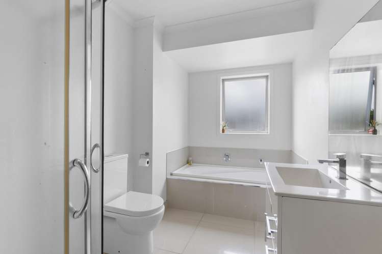 4/9 Vialou Street Hamilton Central_7