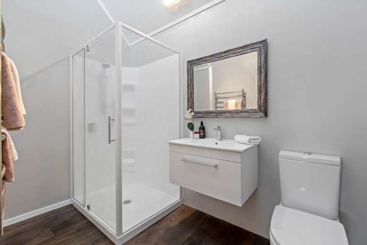 2/6 Acland Place Botany Downs_16