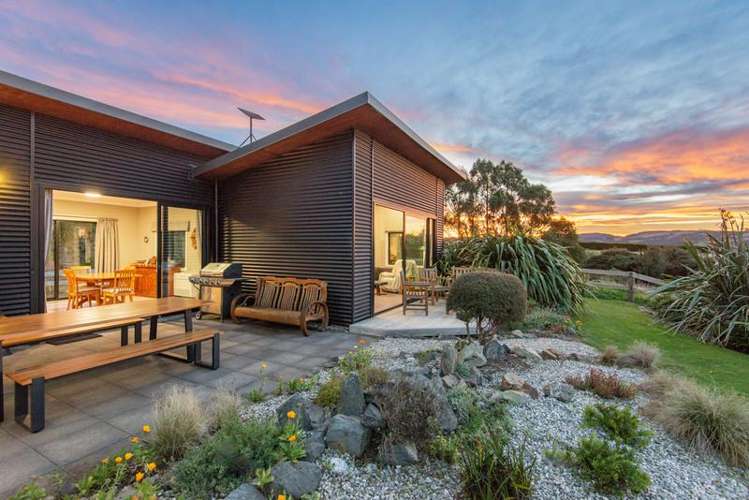 11 Liddells Road Taieri Mouth_17