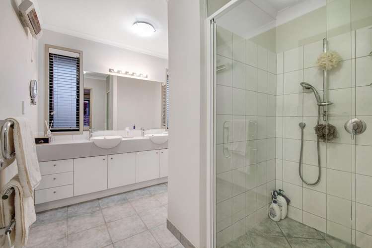 49 Chesterfield Way Orewa_14