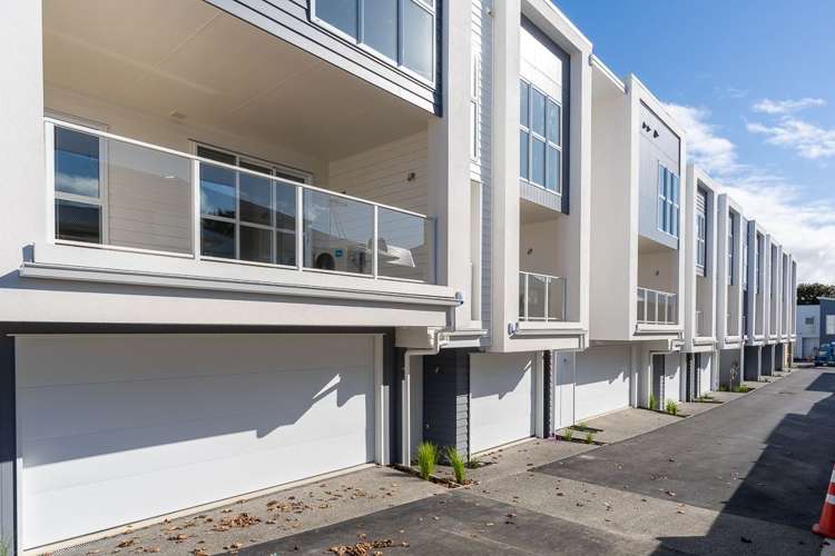 2/4 Palmerston Street Hamilton Central_0