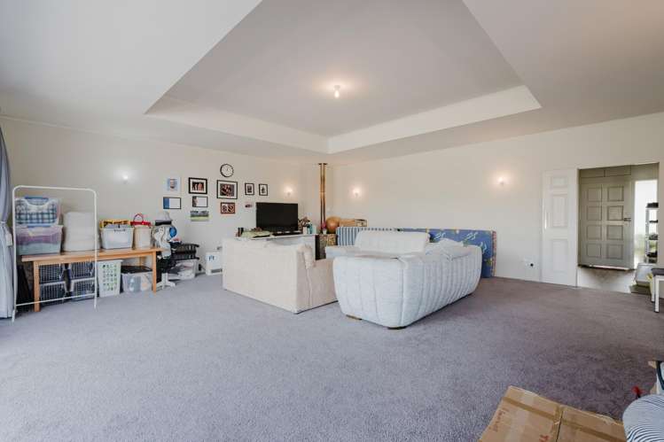 169 River Road Hamilton East_10