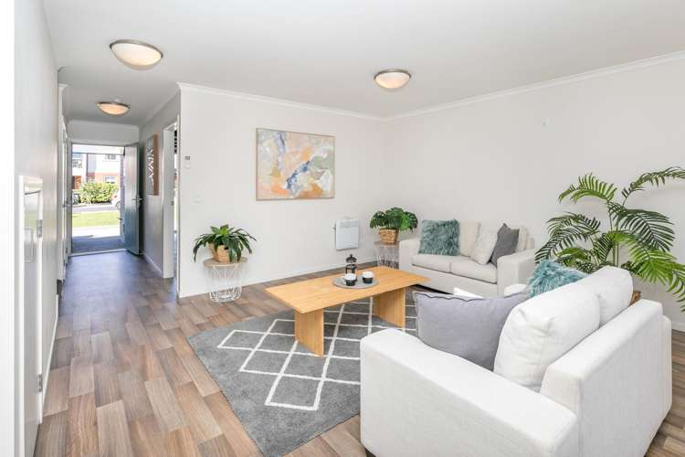 75 Chiefs Court Hamilton East_1