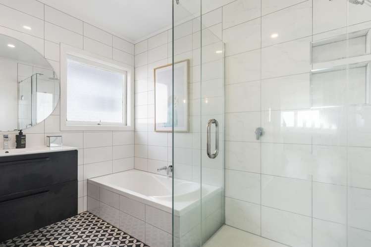 29 Te Atatu Road Te Atatu South_17