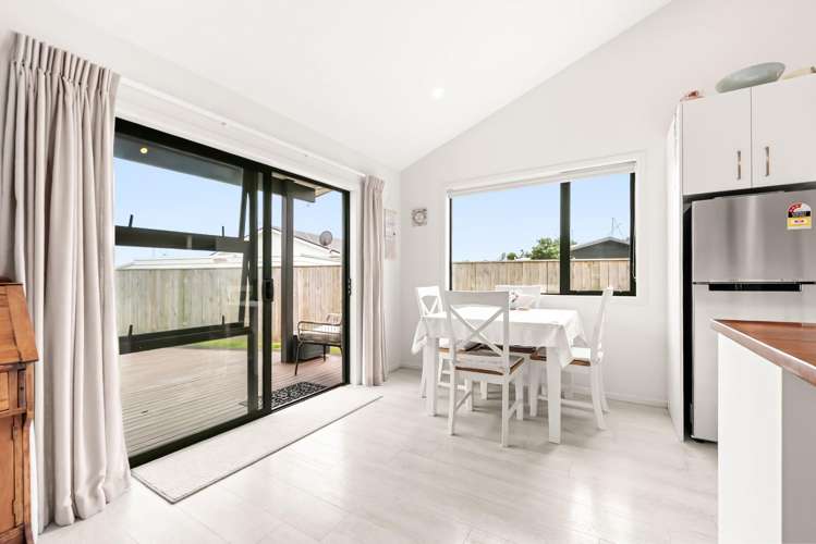 1 Colenso Place ōtaki Beach_13