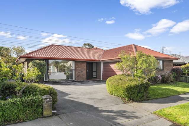 A Sunny family Home!