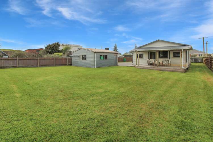 2 Huia Street Foxton Beach_5