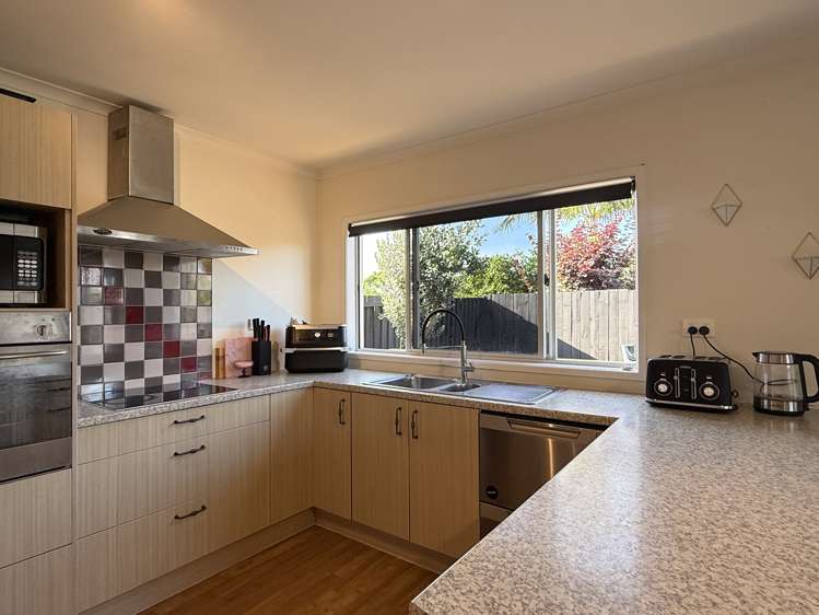 76 Blake Boulevard Papamoa_12