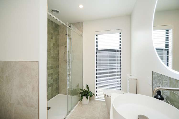 177 Queens Drive Richmond_21