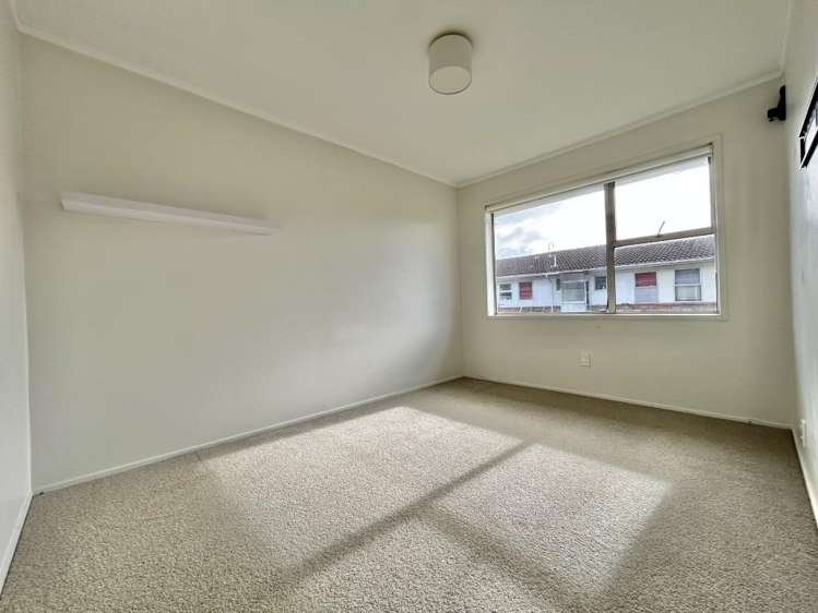 1/4 Inkerman Street 10051_7
