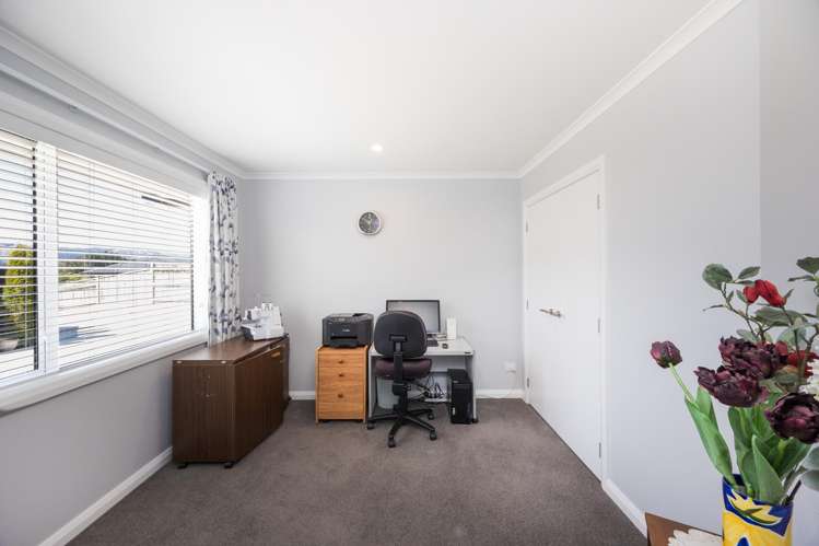 33 Coutts Way Fitzherbert_11