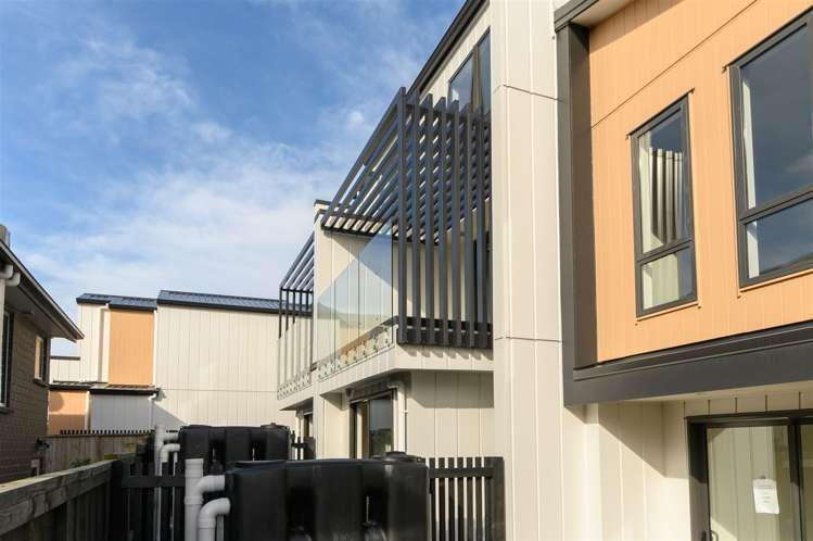 1/11 Scanlen Terrace Kelston_11