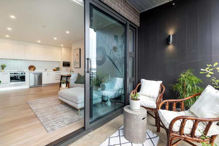 201/10 Awataha Drive Northcote_4