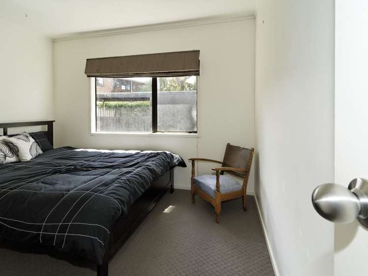 11 John Webster Place Glen Eden_10