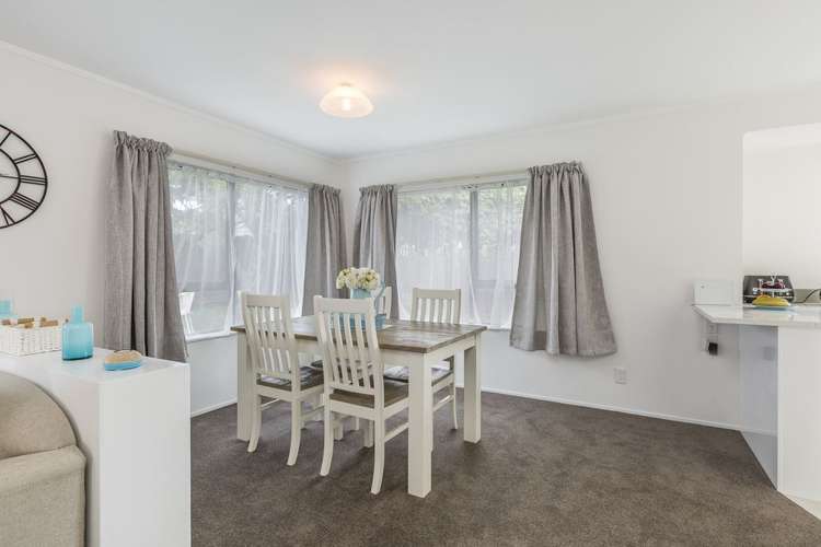 2/10 Corrella Road Belmont_14