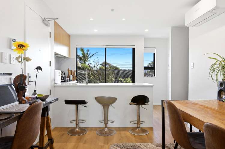 8/35 Centreway Road Orewa_17