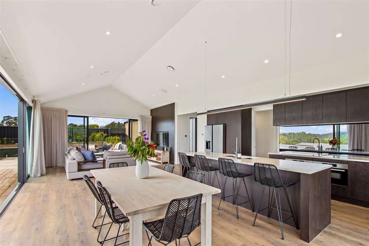 65 Grayson Road Wainui_8