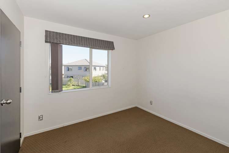 31 Riverglade Parkway Te Atatu South_12