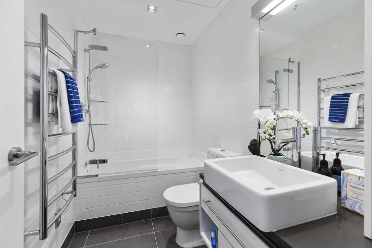 H202/326 Evans Bay Parade Hataitai_11