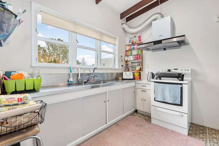 64 Sylvan Crescent Te Atatu South_7