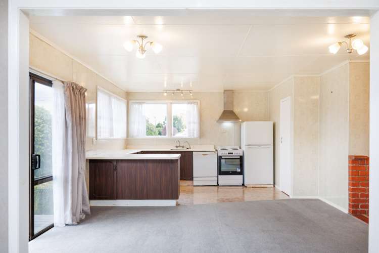 6 Churchill Avenue Feilding_4