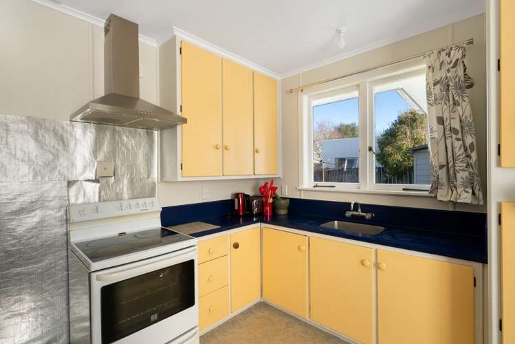 52 Henderson Crescent Parkvale_5