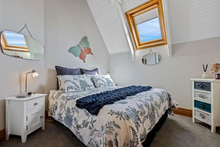 1614 Cust Road Cust_16