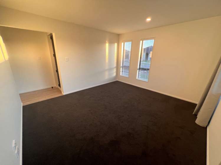 13 Sandhill Drive 11103_5