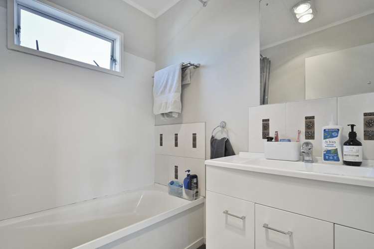 2/701 Riverslea Road South Akina_13